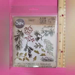Sizzix Tim Holtz Alterations Holiday Greens Mini Thinlits Die Set. 661597